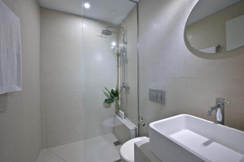 Magnificent Athens Villa 1 Bedroom Villa Aizen Garden View - image 2