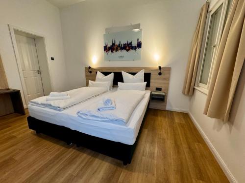 Hopfenhotel am Adenauerufer 2