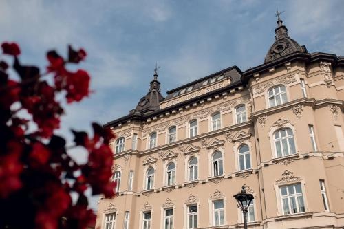 Modern Art Hotel - Lviv