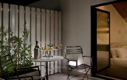 Lovely Athens Apartment | 1 Bedroom | Apartment Makarov | Furnished Balcony and Terrace | Outdoor Hot Tub | Athinaidos - image 13
