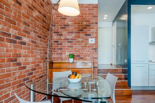 One-Bedroom Apartment image 6