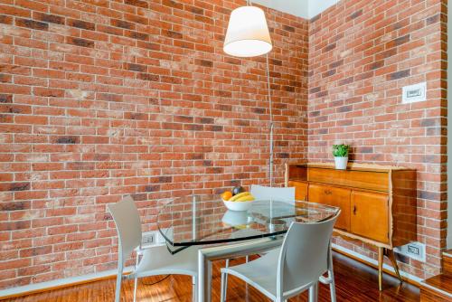 One-Bedroom Apartment image 3
