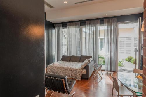One-Bedroom Apartment image 1