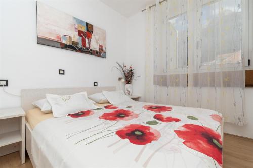 Apartment JoviZ - 20m from the sea - image 3