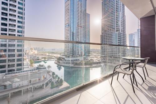 Lake and City Views 1BR, Short Distance to Metro, MBL Royal, Jumeirah Lake Towers by Deluxe Holiday Homes, Dubaj (fotografie 2)