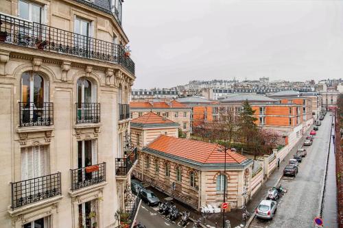 Charming and bright near Montmartre - image 6