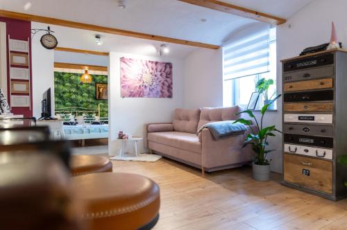 Pension-EINFACHANDERS in Wolframs-Eschenbach, Deutschland