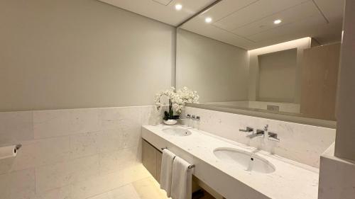 St. Regis Sky Residence at Palm Tower by DRP Holiday Homes, Dubái (foto 10)