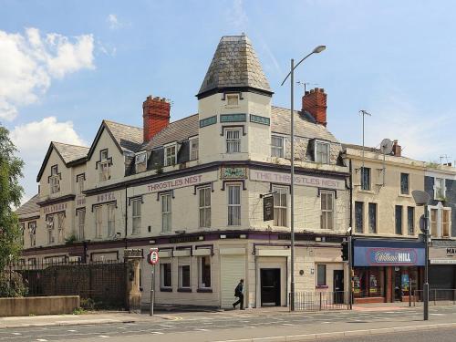 Exterior view, Throstles Nest Hotel in Everton