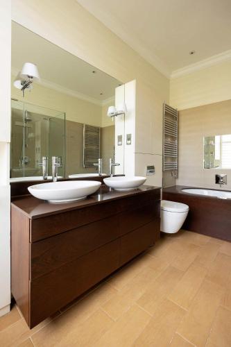 Veeve - The Kensington Townhouse - image 9