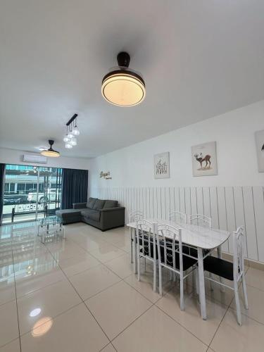 Doyar's Home Stay "Palm Garden -Ground Floor" in サバ