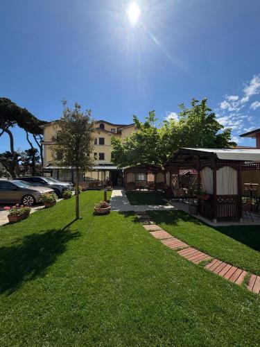 Hotel Virginia – Marina di Massa, WI
