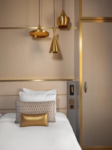 Niepce Paris Curio Collection By Hilton - image 11