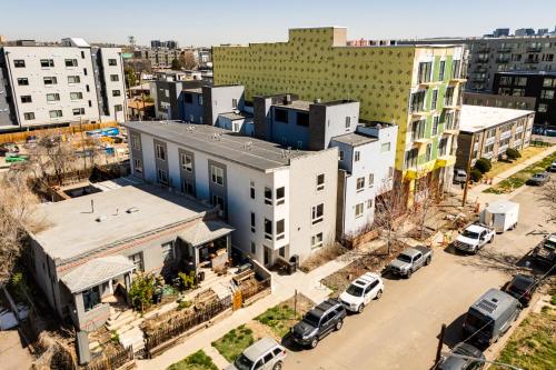 Walk to Mile High Stadium Modern Denver Townhome in West Colfax