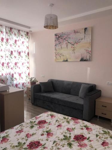 Syune Syunick Shinuhayr in Halidzor