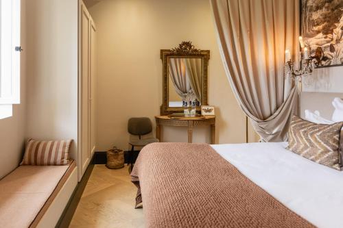 Book the Deluxe Room Deluxe Room