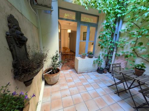 設施, Maison aigues-mortaise dans la cité (Maison aigues-mortaise dans la cite) in 艾蓋莫爾泰