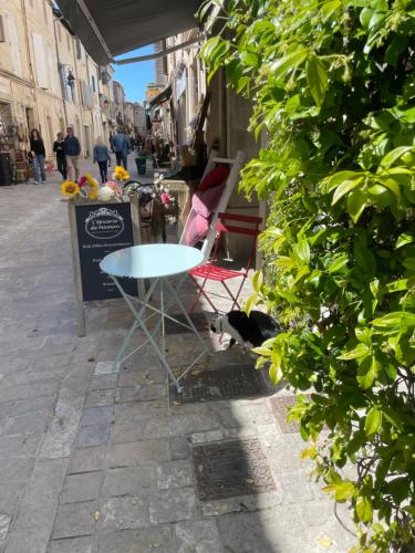 景觀, Maison aigues-mortaise dans la cité (Maison aigues-mortaise dans la cite) in 艾蓋莫爾泰
