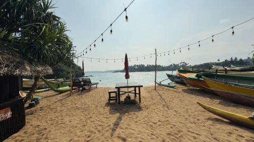 Beliwatta Beach Villa Talalla - image 3