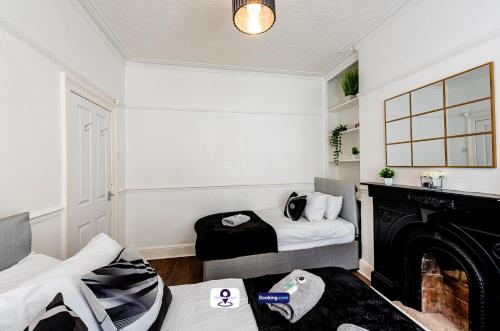 Last-Minute Offers l Premium Escape l Makin stay l 4BDR House By Finesse Stays Short Lets & Serviced Accommodation Liverpool With Free WiFi, Liverpool (photo 10)