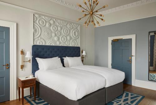 676389125 Hotel Indigo - Bath by IHG