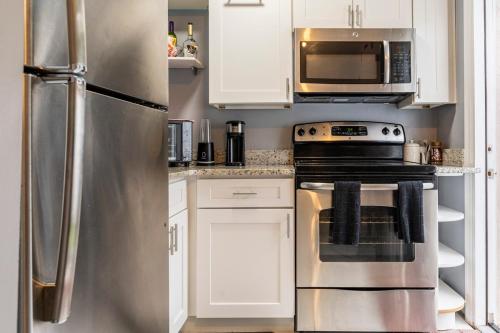 Facilities, Private 1 Bed 1 Bath Orlando Oasis Shopping and Parks Nearby in Orlando West
