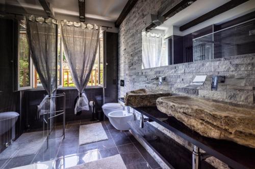 Vannas istaba, K10 Luxury Villa, Pool, Private Spa, Gym & Garden, Como in Lipomo