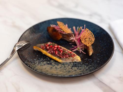 Niepce Paris Curio Collection By Hilton - image 14