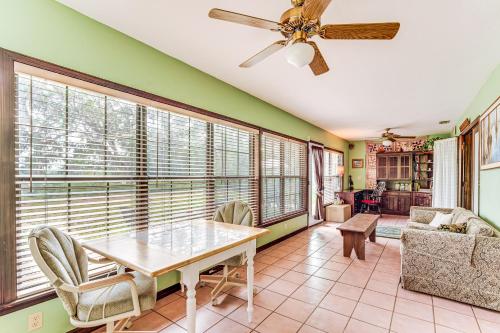 Lakefront Apt with Canoes in Inverness! in Inverness (Florida)