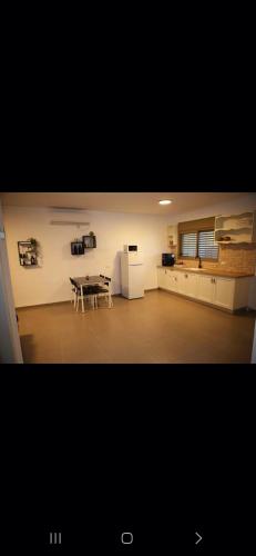 אורי בגליל, Kiryat Shemona (foto 6)