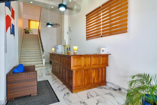 Hotel Libertad at historic main street in ซันโตโดมิงโก