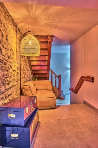 Le Manoir de Brénaz (Le Manoir de Brenaz) in Porcieu-Amblagnieu