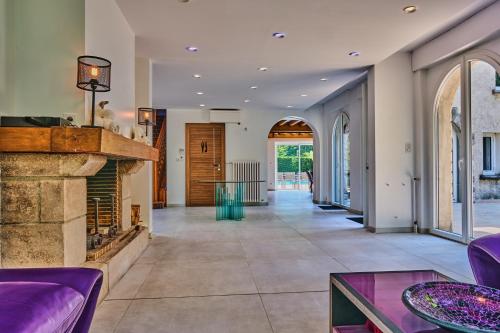 Le Manoir de Brénaz (Le Manoir de Brenaz) in Porcieu-Amblagnieu