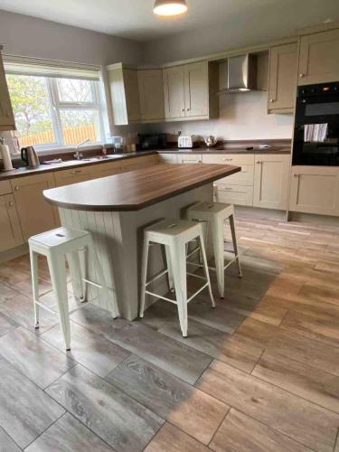 Coastal Retreat near Bundoran, Surfing, Beaches, Fishing in Tullaghan