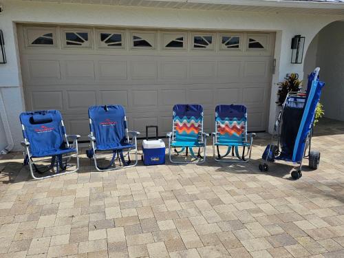 Gone Coastal - 1 Mile to Vanderbilt Beach! - Pool - image 5