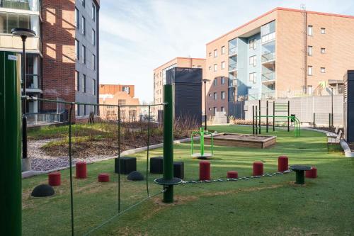 Játszótér, 28m2 condo & own parking place indoors near Turkui repülőtér