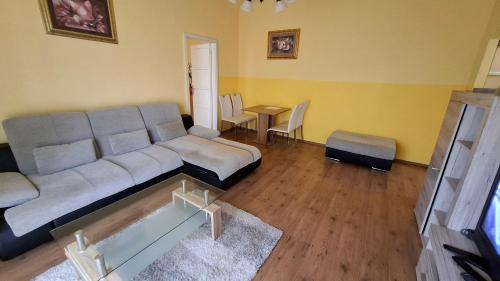Piac Kuckó Apartman - Location saisonnière - Debrecen