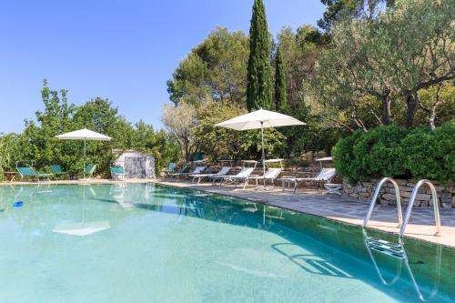 Domaine du Clos d'Alari-chambres d'hotes au milieu des vignes in Saint-Antonin-du-Var