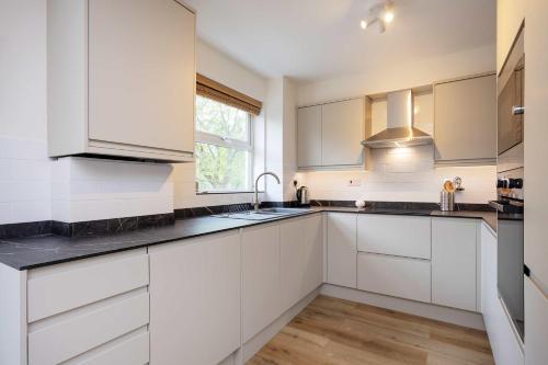 Veeve - The Camden Canal Apartment - image 8
