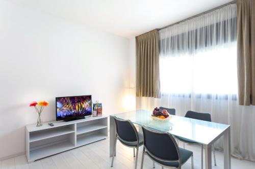 

Bed and Go Apartments