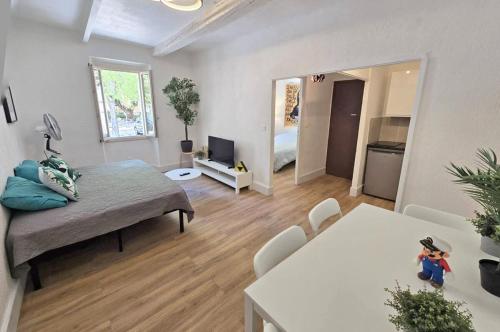 GregBnb - Appartement 1 chambre 39 m2 - Est
