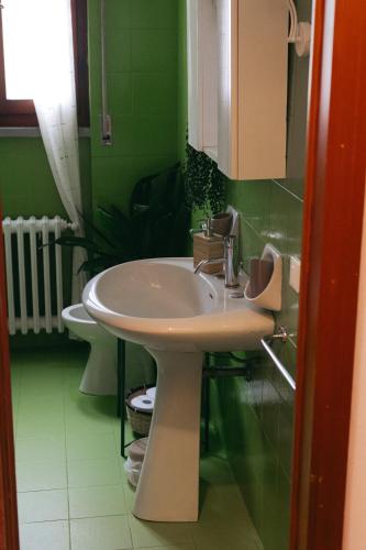 Large Double Room image 10