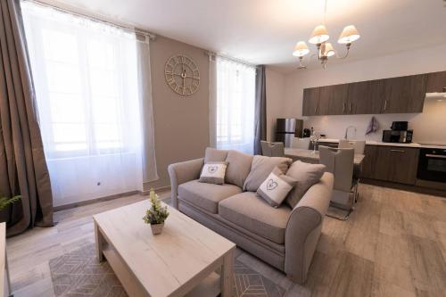 Charme et caractère au centre classé 3 étoiles - Apartment - Riez