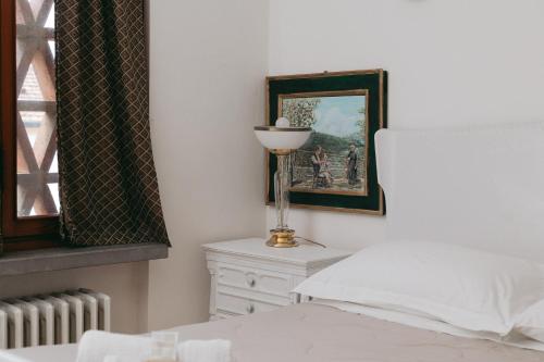 Triple Room with Bath image 10