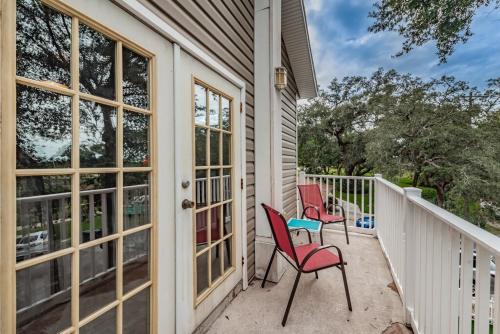 Experience Our Little Bit of Paradise Near Beaches in Tarpon Springs
