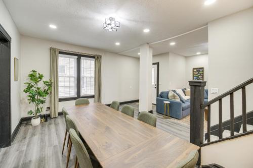 4 Mi to Dtwn: Modern Retreat w/ Yard in Cleveland, Cleveland (zdjęcie 8)