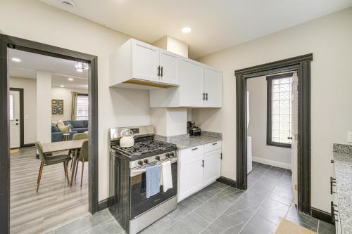4 Mi to Dtwn: Modern Retreat w/ Yard in Cleveland, Cleveland (zdjęcie 9)