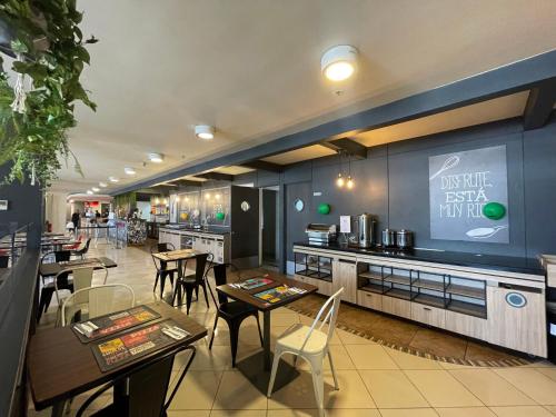 Ресторант, Nobile Inn Santiago in Сантиаго