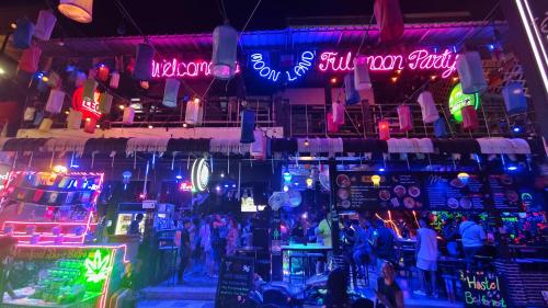 Moonland Bar and Hostel