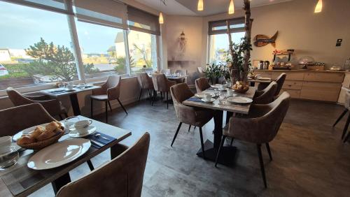 Cit'Hotel La Villa Julia in Агон Кутенвіль